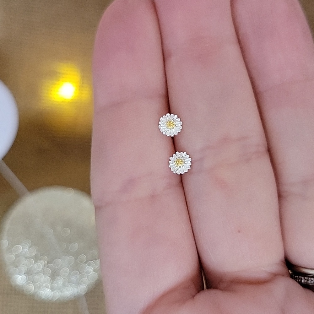 🔥LAST PAIR🔥 TINY STERLING SILVER CHRYSANTHEMUM STUD EARRINGS
